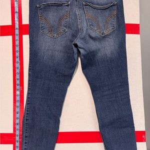Hollister High Rise Dark Blue Jeans size W31/L24